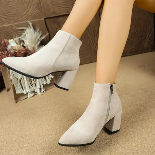 Bottes cheville femme à talon bloc et bout effilé