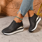 Baskets compensées à enfiler pour femmes à design ajouré