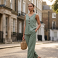 Ensemble femme avec top sans manches boutonné et pantalon ample