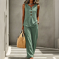Ensemble femme avec top sans manches boutonné et pantalon ample